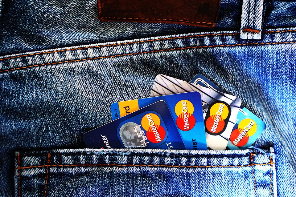 Kreditní karta může být dobrým finančním pomocníkem